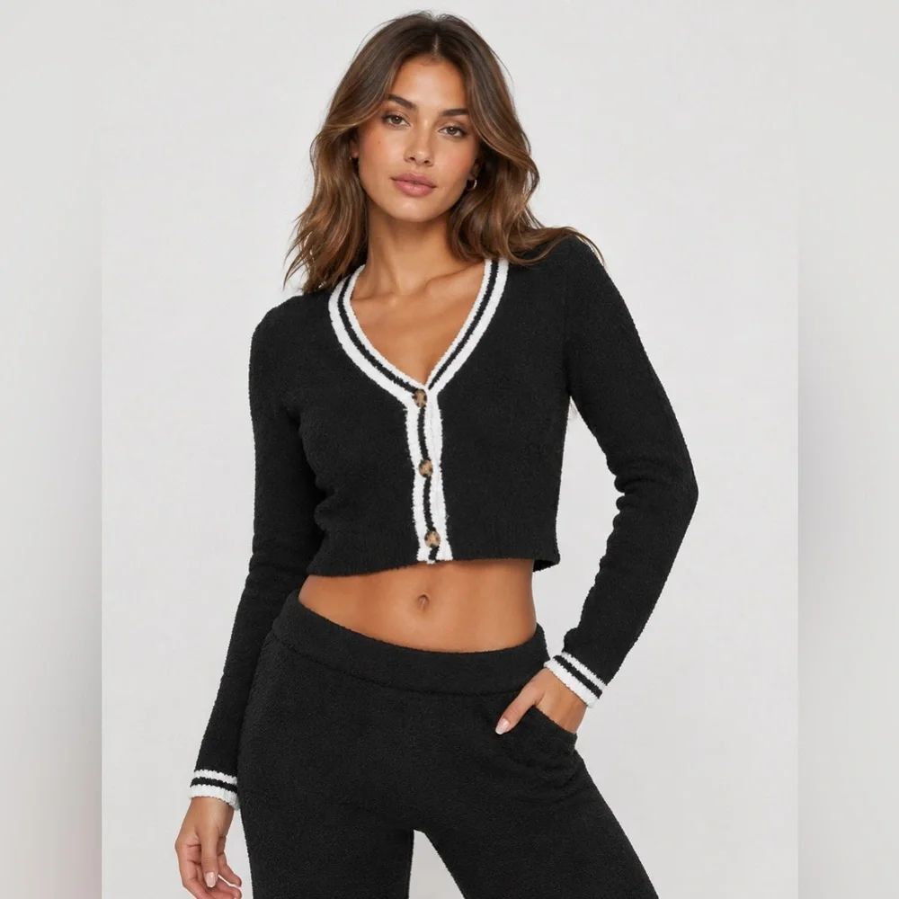 NWT XL Victorias Secret Black/White Contrast Cozy Knit Cropped Cardigan Sweater